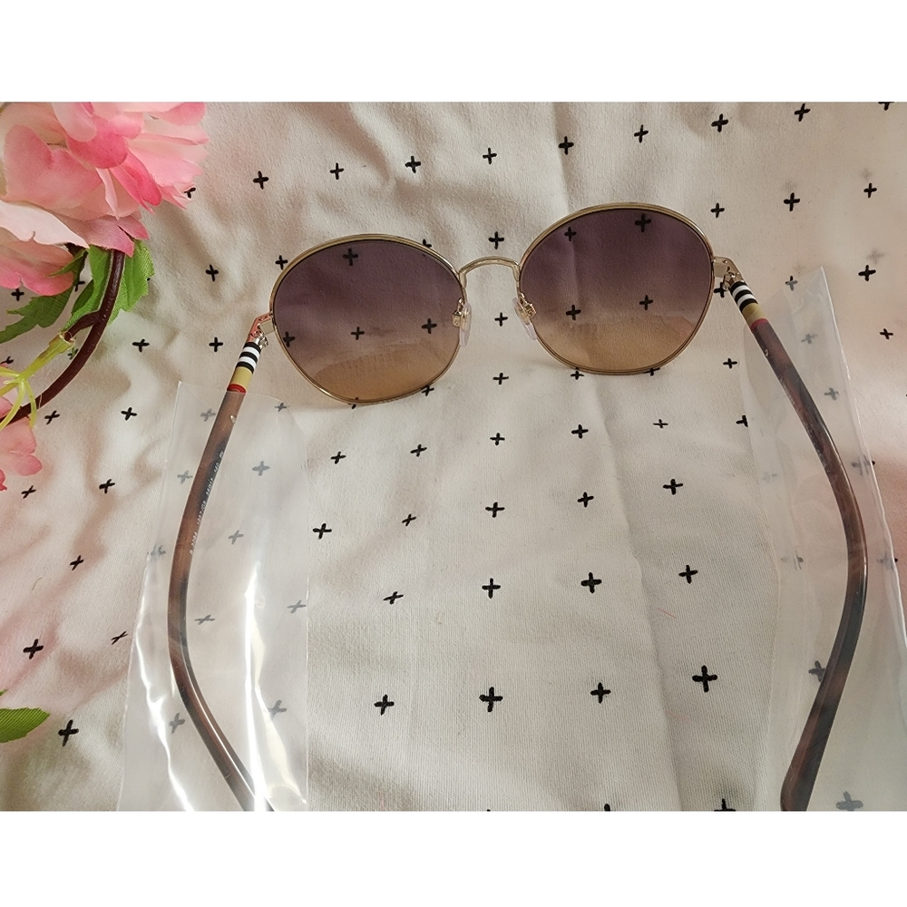 Burberry Sunglasses - Picture 9 of 12